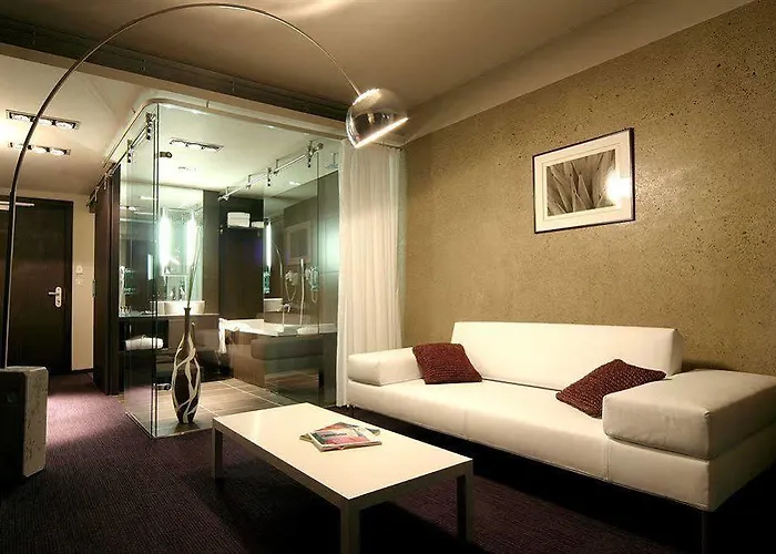 Le Rex Hotel 4*